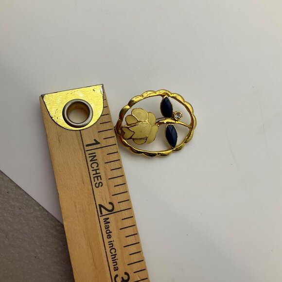 Vintage Vendome Gold-Tone Rose Flower Enamel Brooch Yellow Navy Old Money - Picture 5 of 6